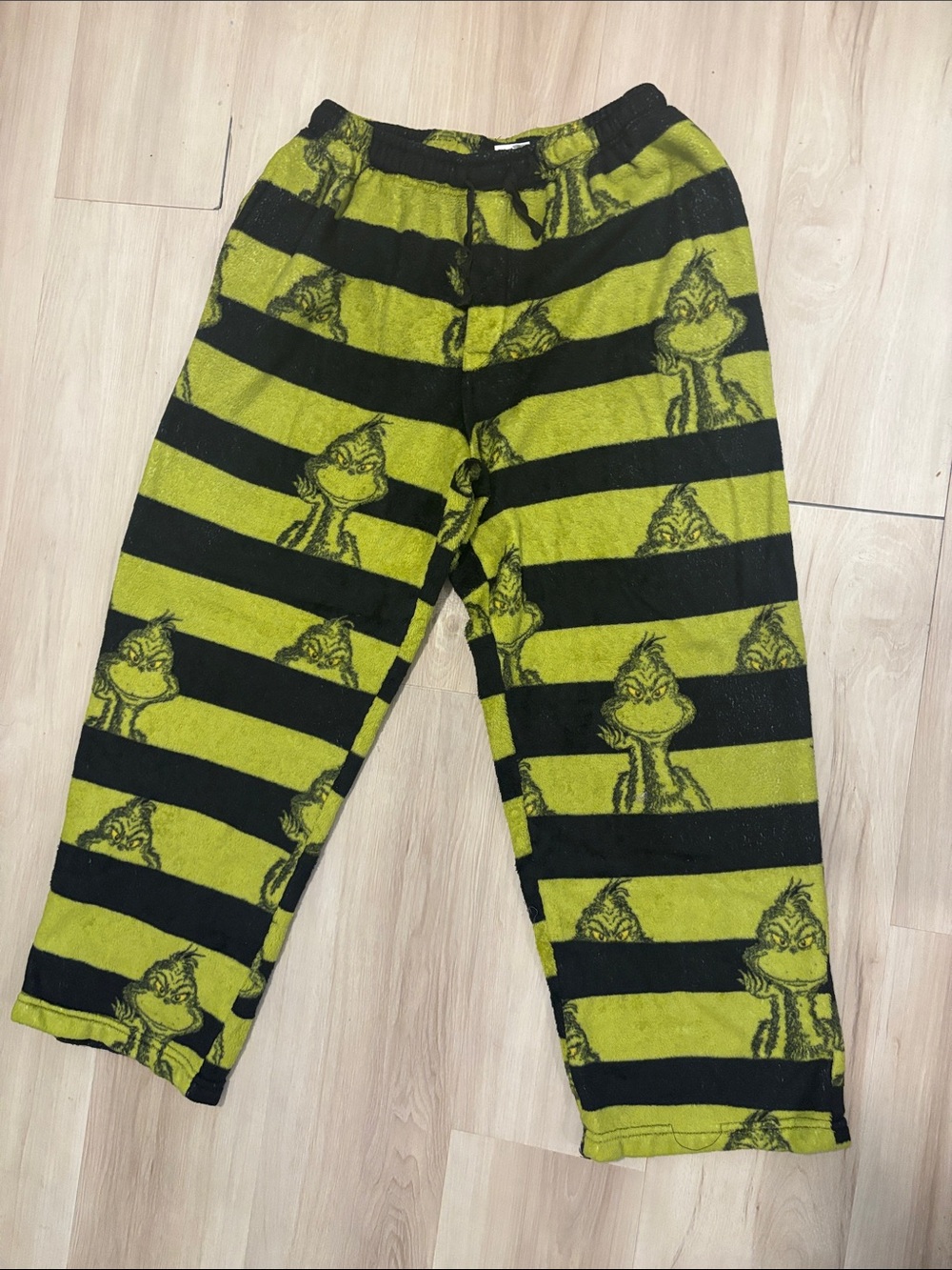 The Grinch men’s PJ pants size M